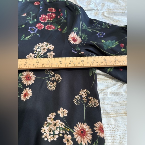 Spense black floral sheer long sleeve ruffle top size large - Picture 7 of 8